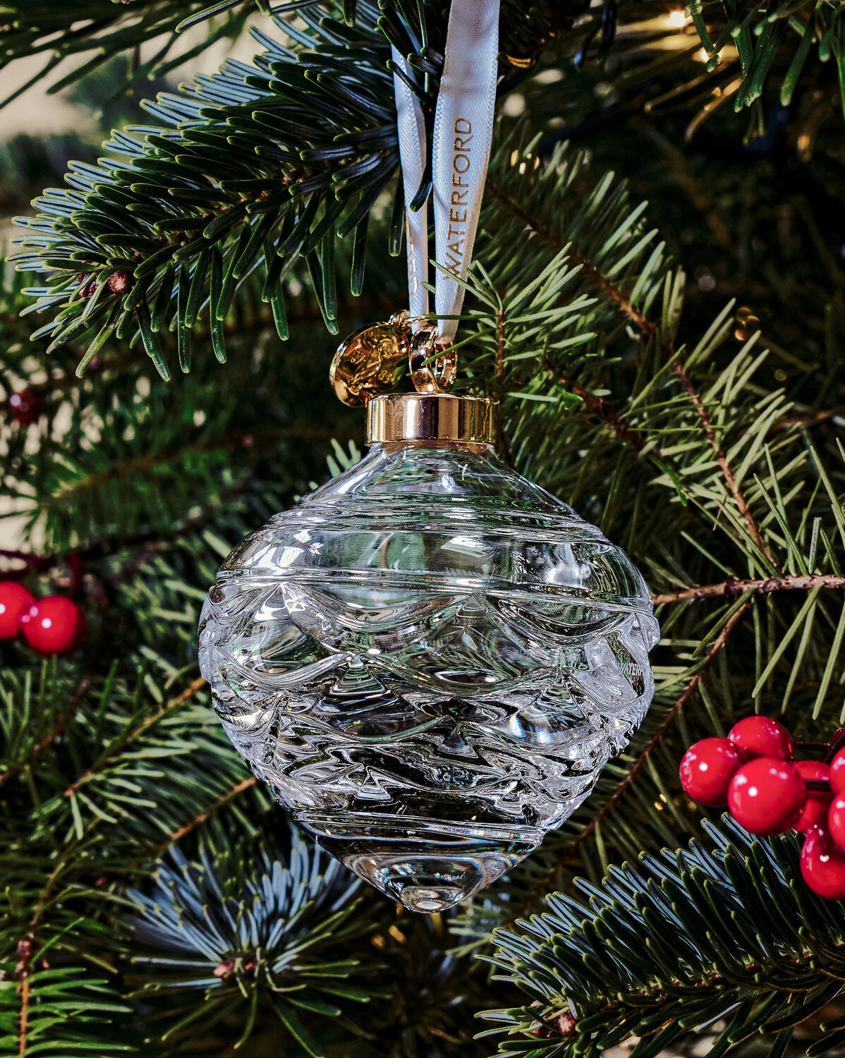 Christmas Winter Wonders Pinecome Bauble